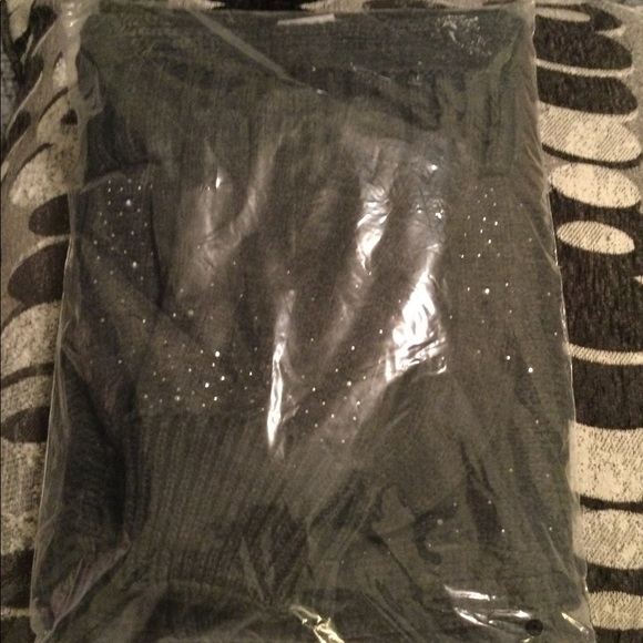 🔥🤩🤩🔥Rhinestone Embellished Hat, Scarf and Glove Set🔥🤩🤩🧤🔥 - Picture 7 of 9